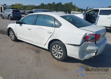 2015 Volkswagen Passat 1.8T Wolfsburg Edition z USA, uszkodzony, nr VIN 1VWAT7A35FC048725